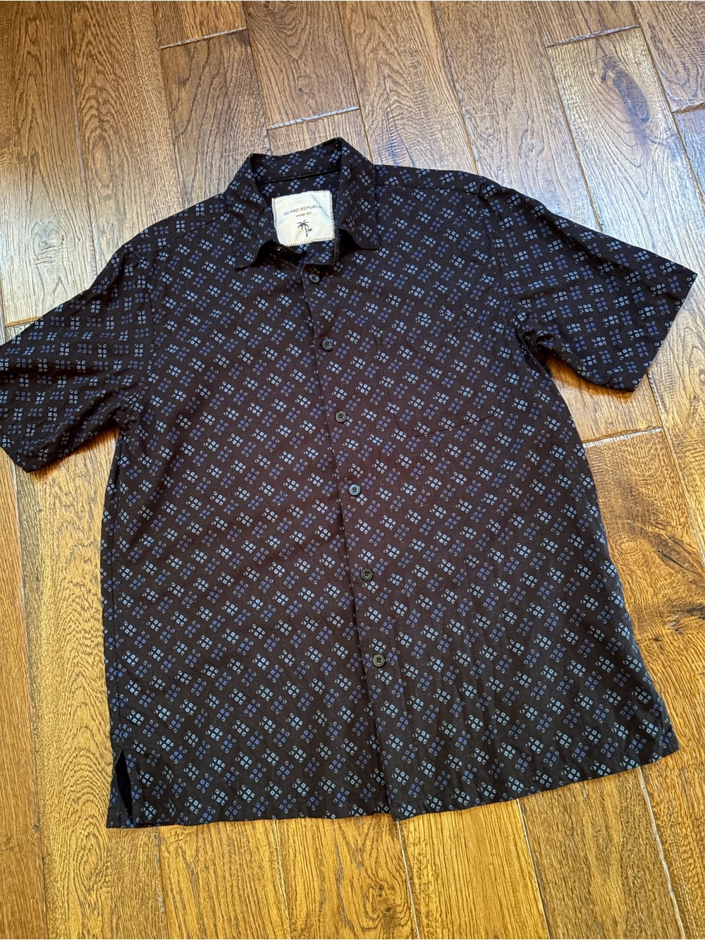 Island Republic Black Short Sleeve Button-Down with Blue Geometric Print